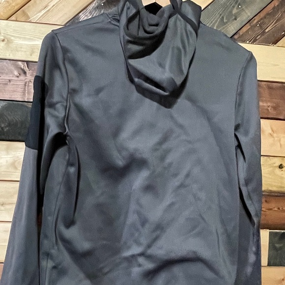 Woman’s Size Large Hoodie. - Picture 3 of 3